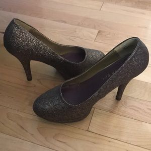 Brand new "madden girl" sparkly pumps in size 7.5